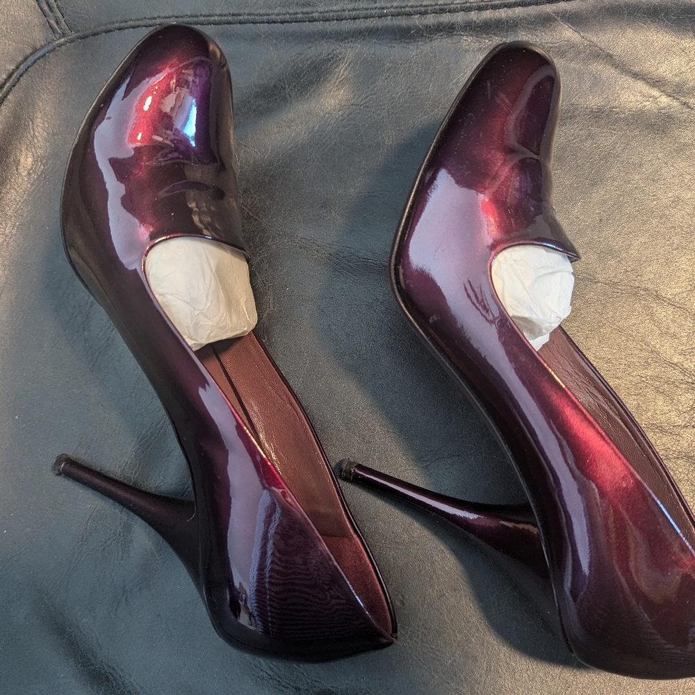 Miu Miu gorgeous classic Prada patent leather pumps - Picture 4 of 6